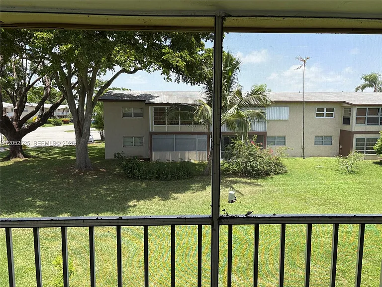 7305 NW 4th Pl #201 — Photo 11