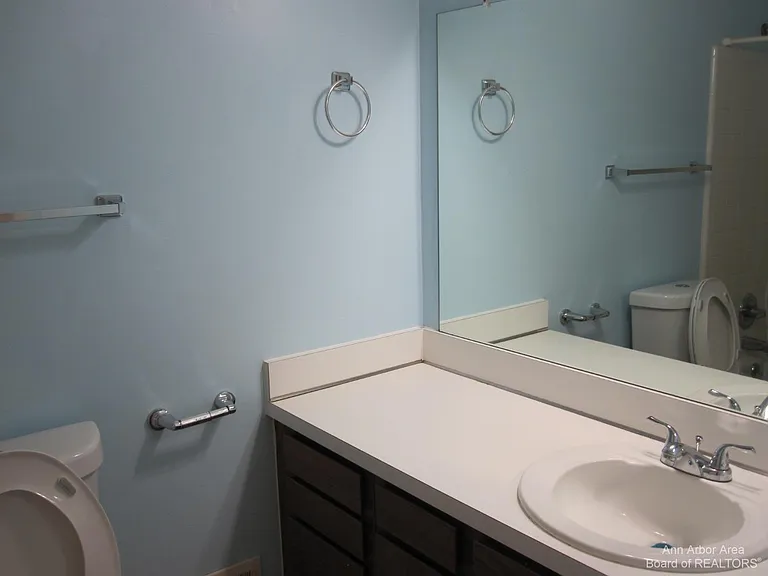 3238 Alpine Dr — Photo 12