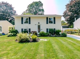 1856 Stirling Rd, Madison, OH 44057