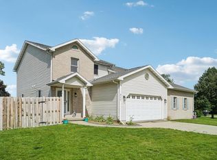 711 Edgemore Dr, Sun Prairie, WI 53590