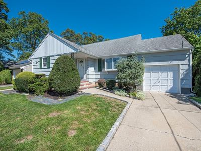 15 Bailey Avenue, Babylon, NY, 11702