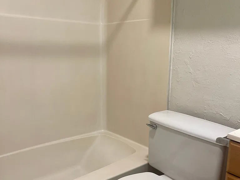 210 Bernice St #208 — Photo 7