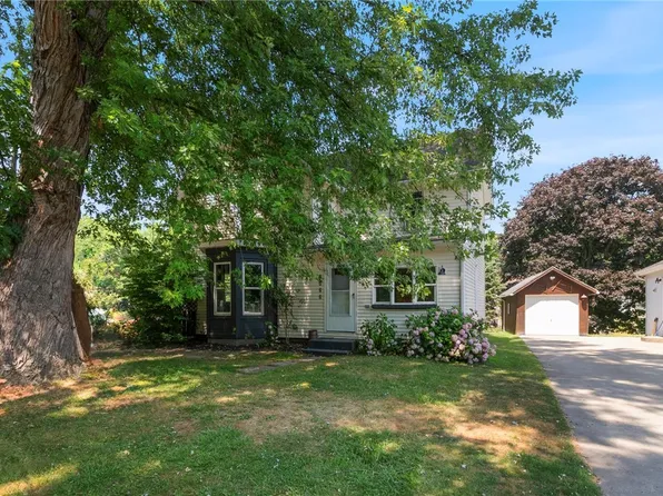 7422 Seaman St, Sodus Pt, NY 14555