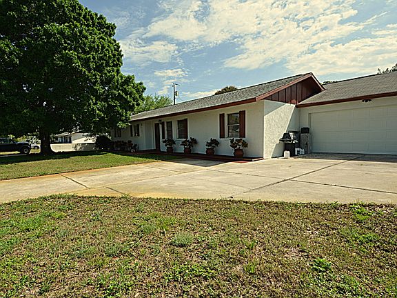 Extra Wide Parking Area