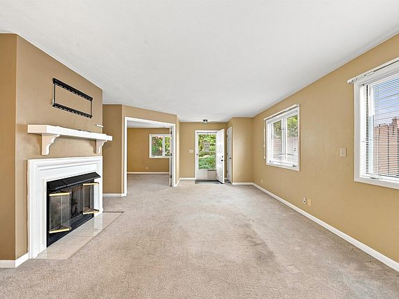 3rd image of 314 Windward Dr SW