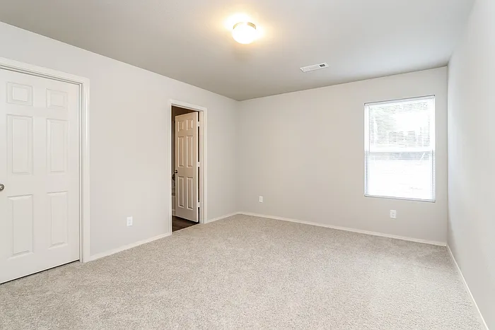 2048 Bentwood Dr — Photo 5