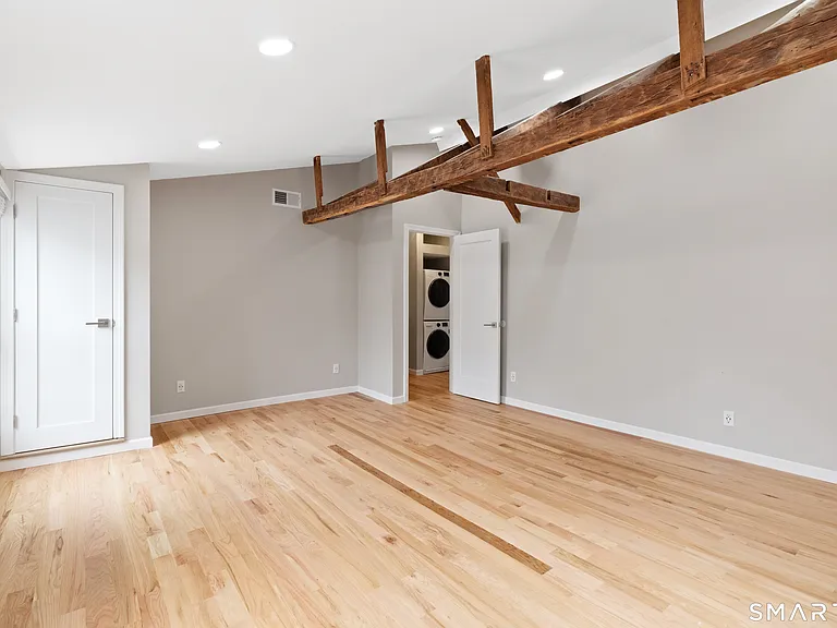 601 Chapel St #B — Photo 11