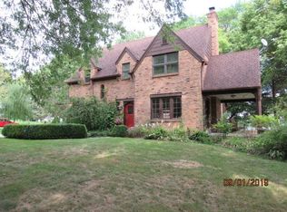 105 Greenwood Ave, Bettendorf, IA