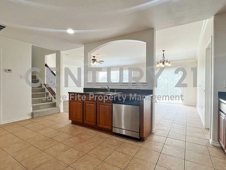 1724 Quails Nest Dr — Photo 7