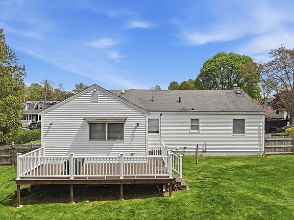 4th image of 7 Beebe Ln