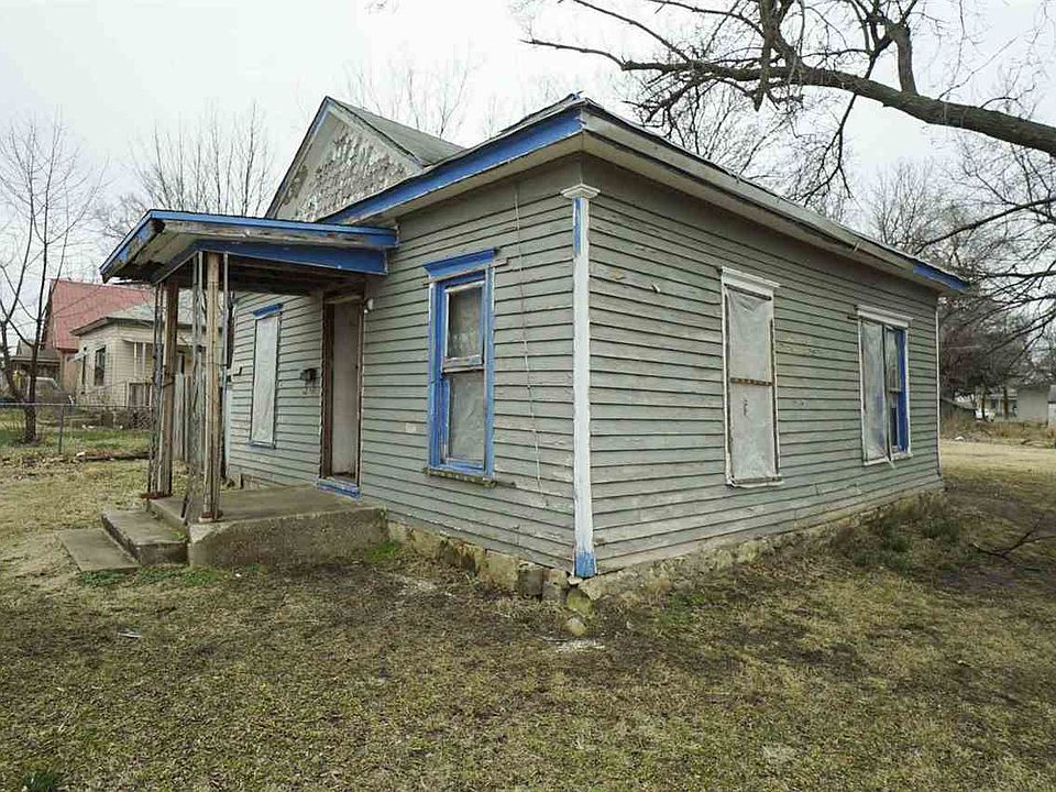 1st image of 1302 E Harvey Ave