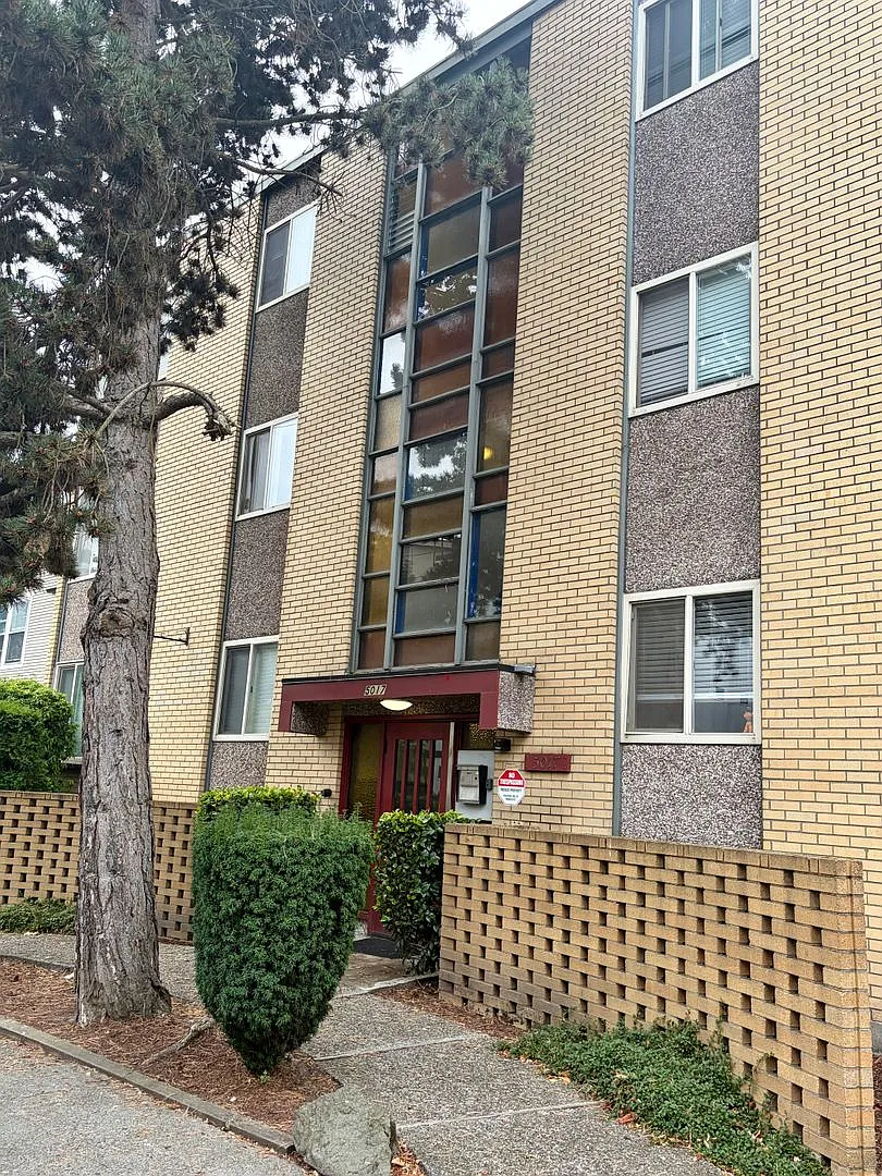 Mondrian Apartments — Photo 2