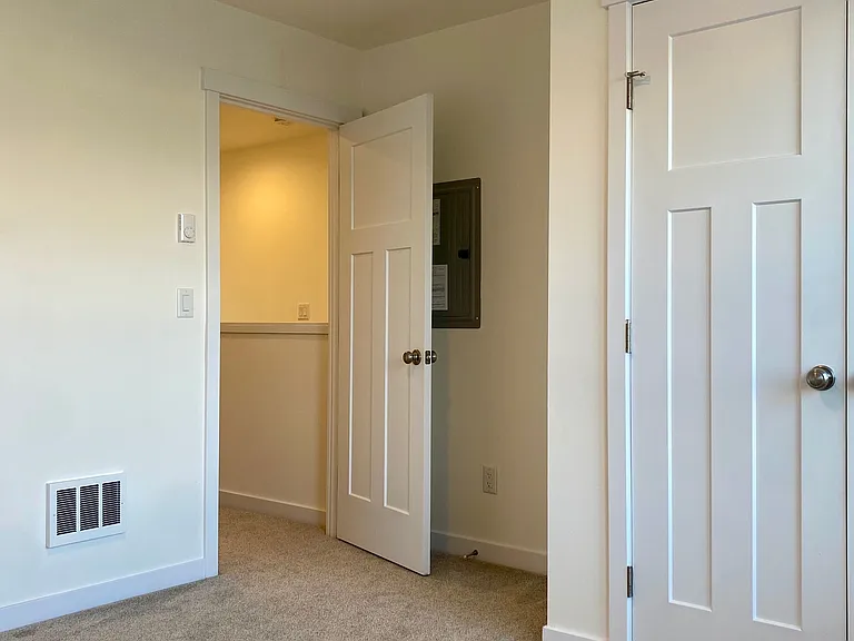 2285 Brome St — Photo 26