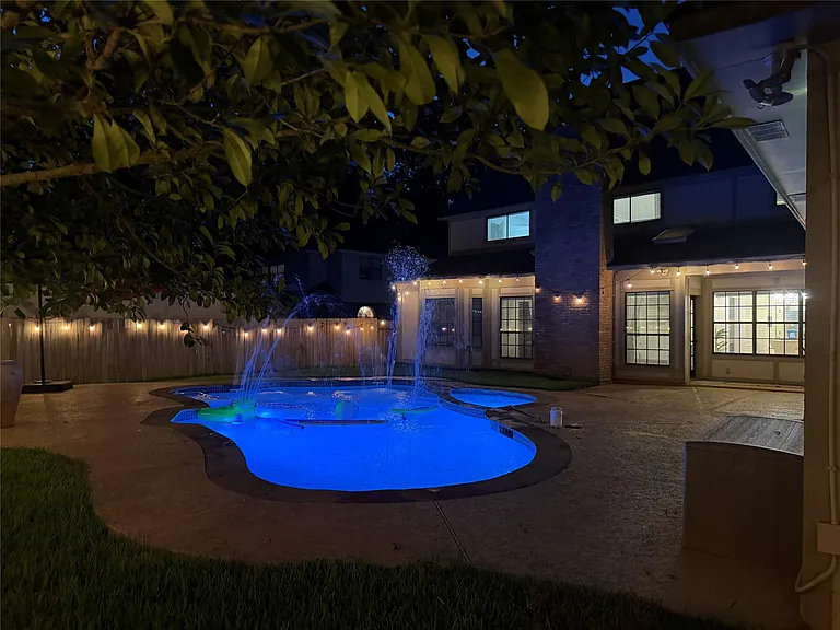 1715 Country Squire Dr — Photo 5