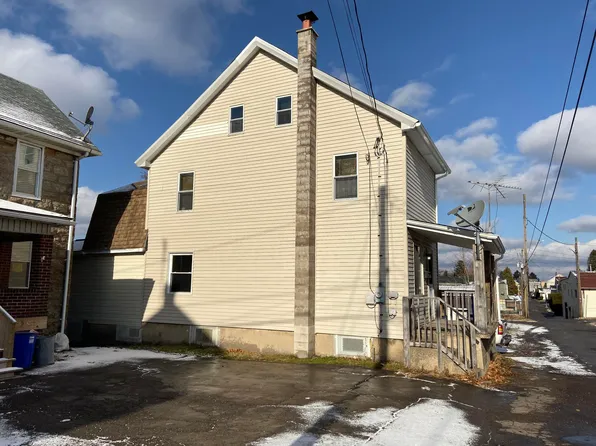 806 Lafayette Ct, Hazleton, PA 18201