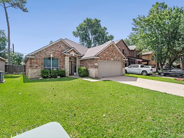 553 Cross Ridge Cir N — Photo 40