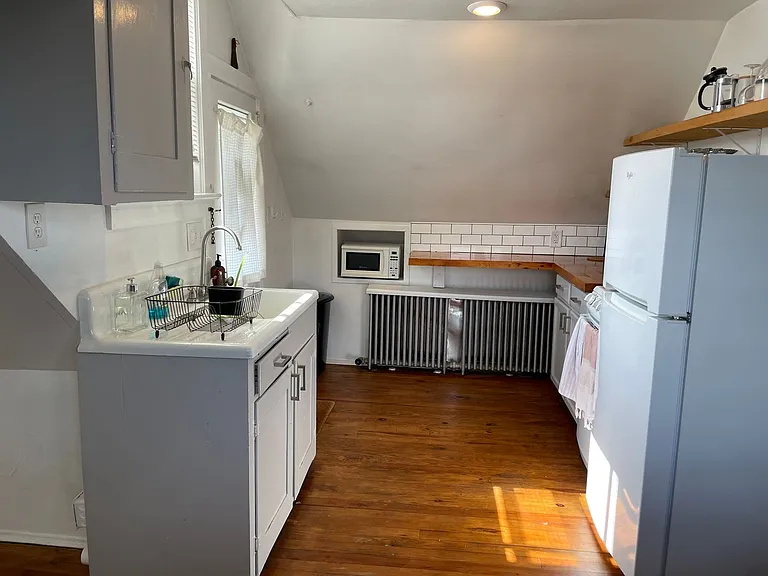 126 Roselawn Ave — Photo 5
