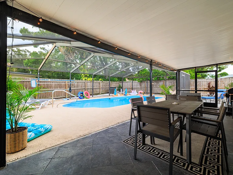 1271 Woodlawn St — Photo 53
