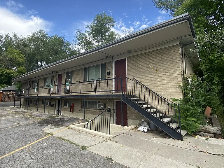 615 E 700 S — Photo 3