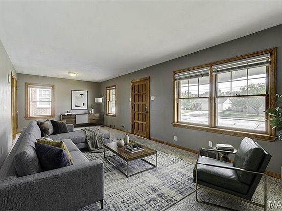 3rd image of 2121 Elm St