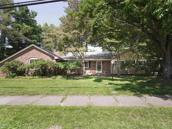 1123 Romayne Dr, Akron, OH 44313