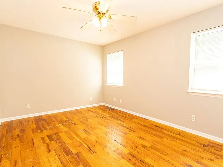 402 Hall St #A — Photo 11