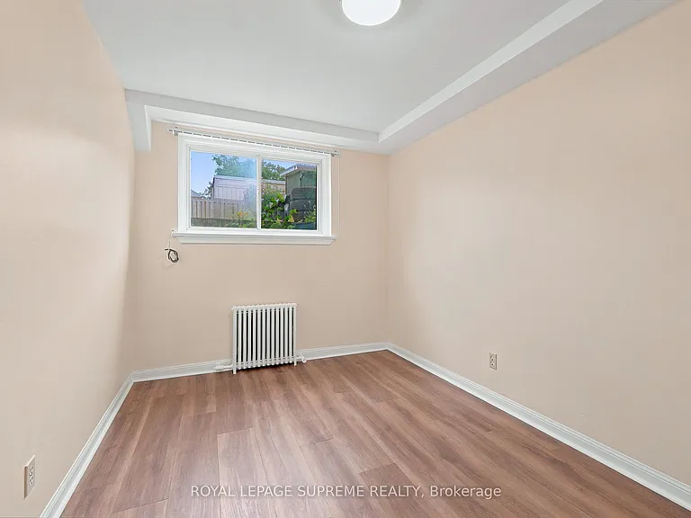 56 Dynevor Rd #BASEMENT — Photo 13