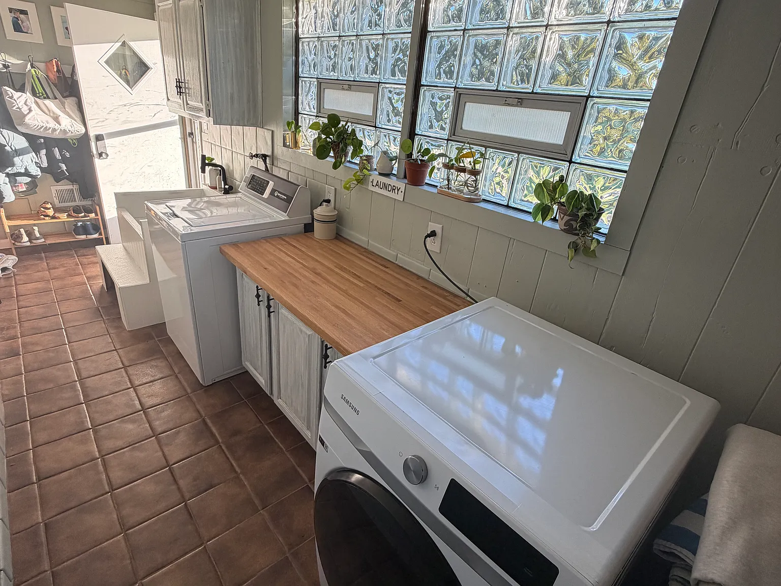 3 bed, 1092 sqft, $2,450 — Photo 3