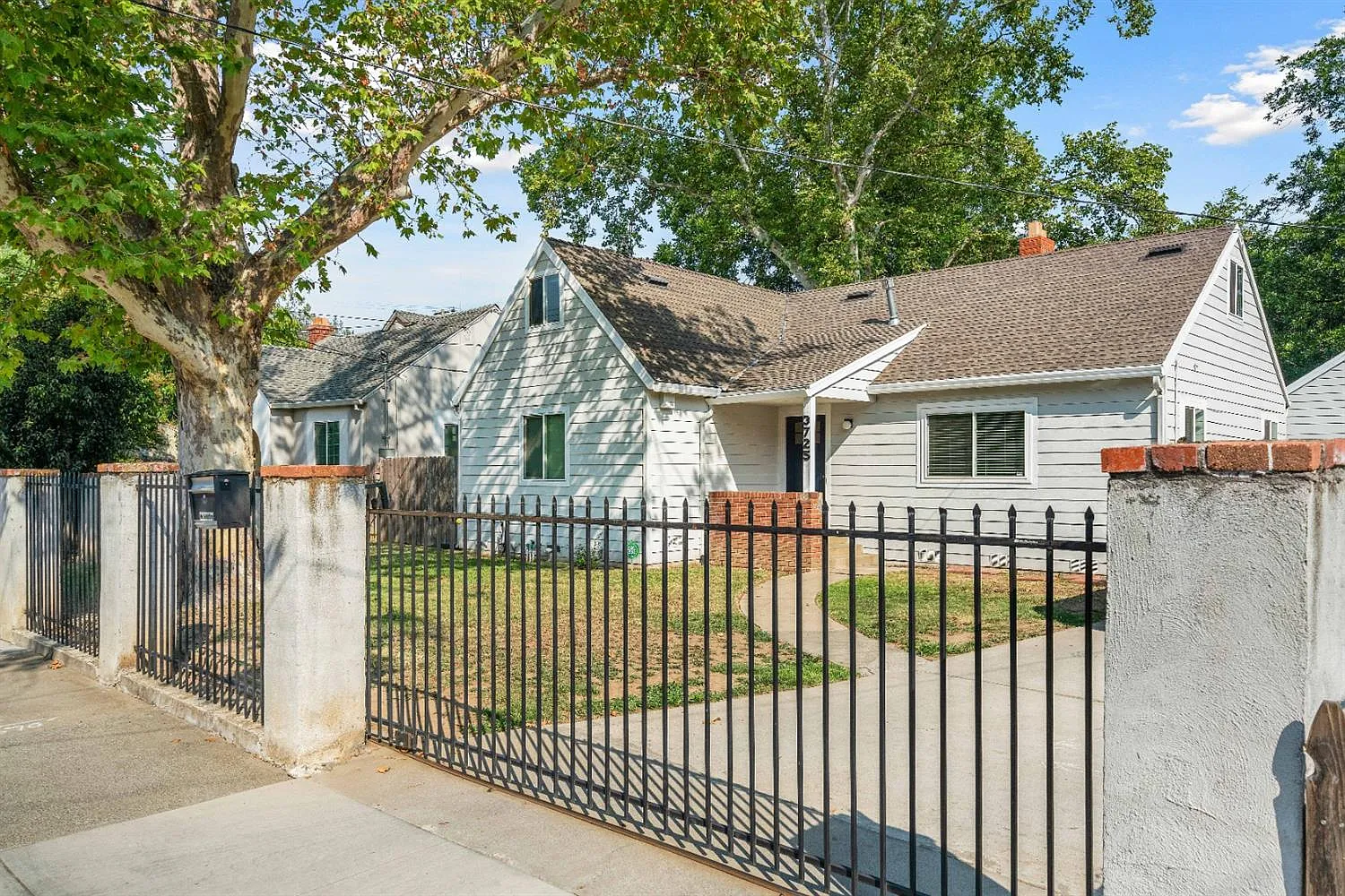 3725 9th Ave photo 1