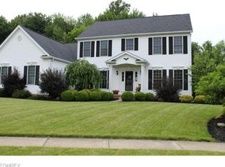 385 Chadwick Dr, Aurora, OH 44202