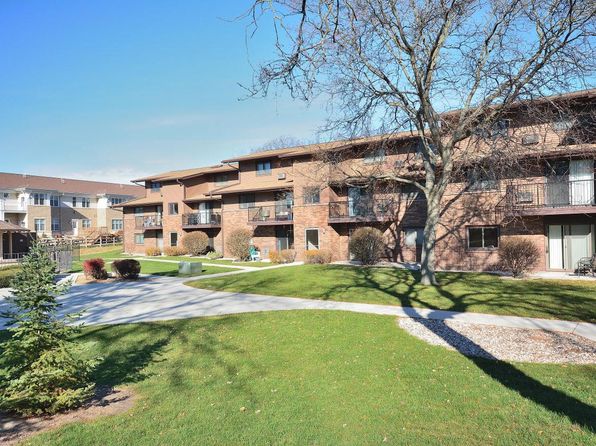 8550 West Waterford AVENUE UNIT 6, Greenfield, WI 53228
