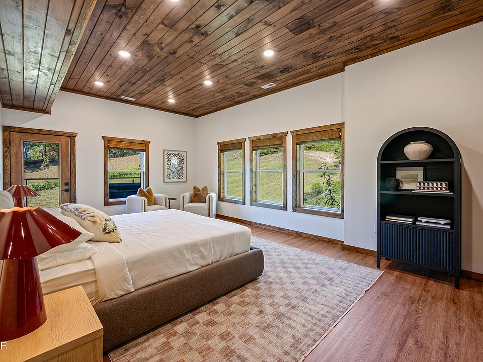 34th image of 3005 Nellie Dr