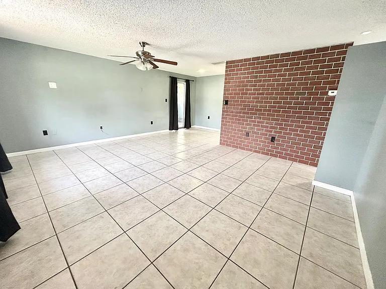 1057 Congress St — Photo 2