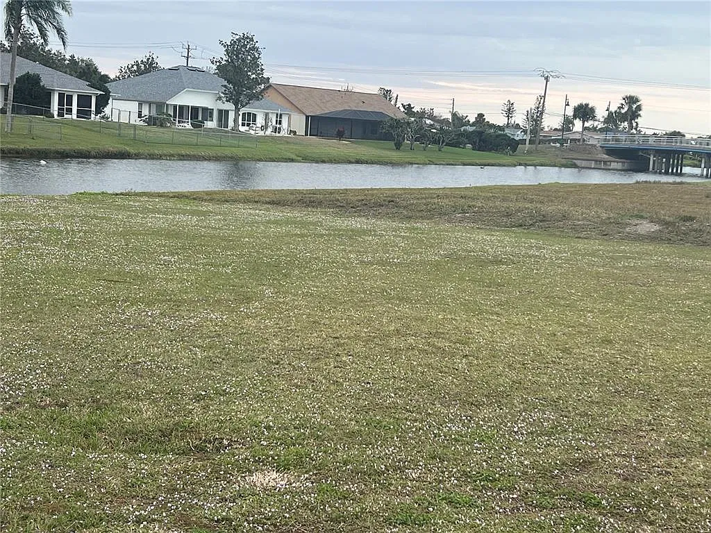 2 bed, 1.0 bath, 950 sqft, $1,350 — Photo 1