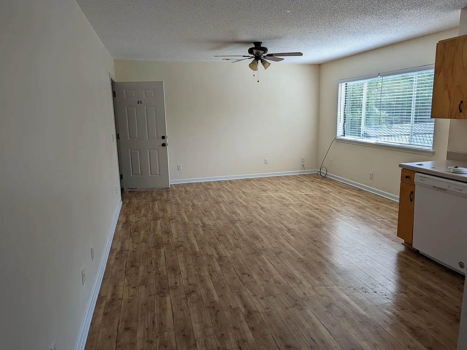 Summerville Manor — Photo 3