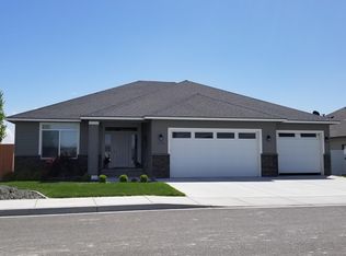 1711 S Dewberry Pl, Kennewick, WA 99338