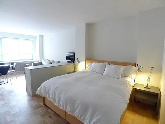 Rented by Sotheby's International Realty | media 30