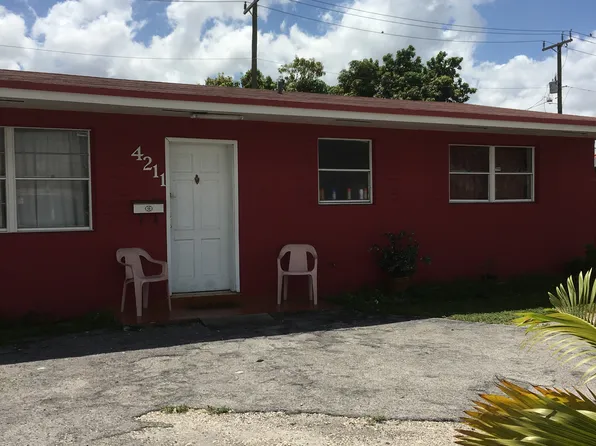 4211 W 8th Ave, Hialeah, FL 33012