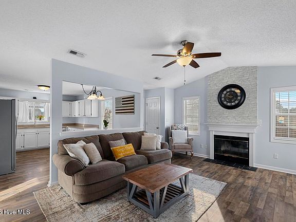 5th image of 203 Inman Court