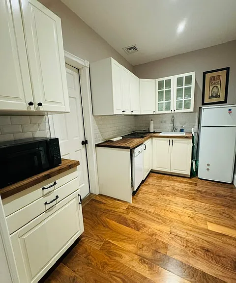 65 E 54th St #5R — Photo 3