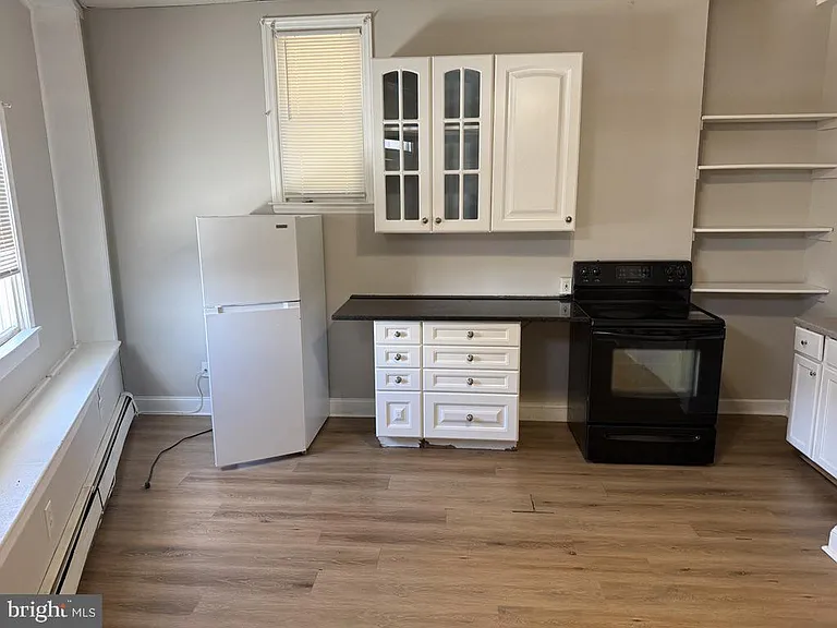 402 N Springfield Rd — Photo 3
