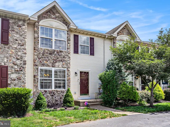 972 Dogwood Ln, Collegeville, PA 19426