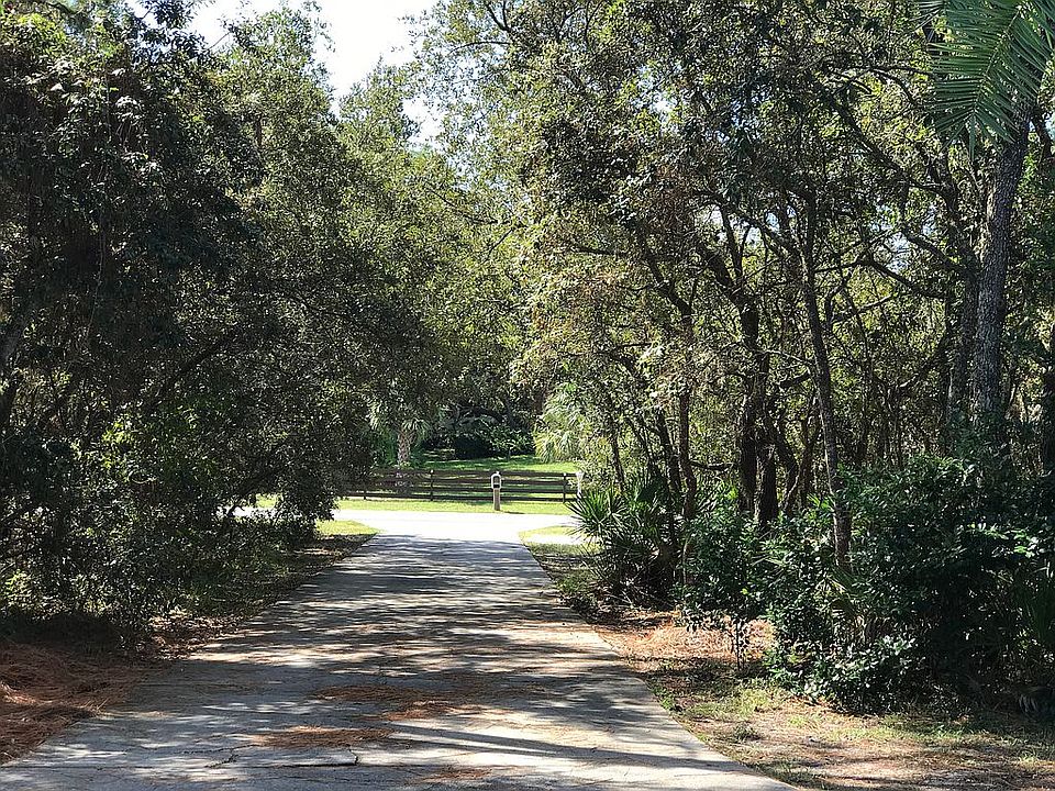 Private & Secluded driveway