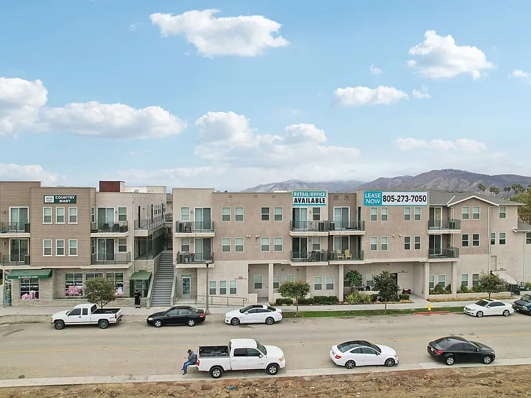 Yolo West Apartments — Photo 22