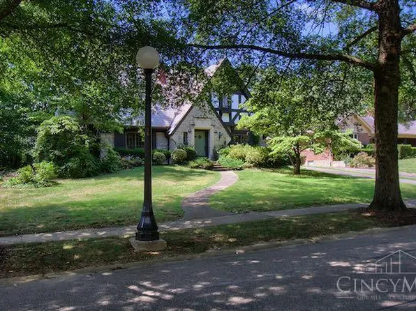 3833 Eileen Dr, Cincinnati, OH 45209