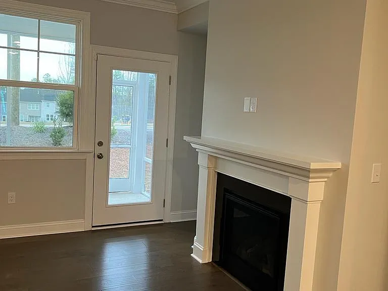 1303 Rosepine Dr — Photo 16