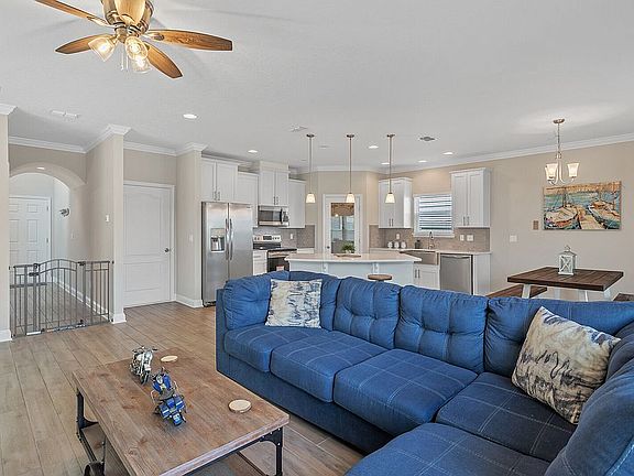 4th image of 3928 Coastal Cove Cir
