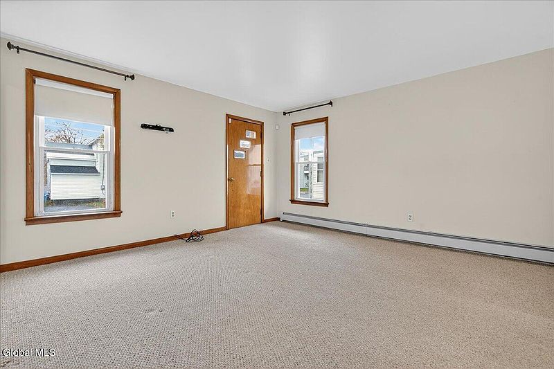 5th image of 220 Saratoga Avenue
