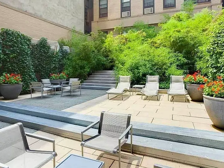300 E 55th St #5E — Photo 14