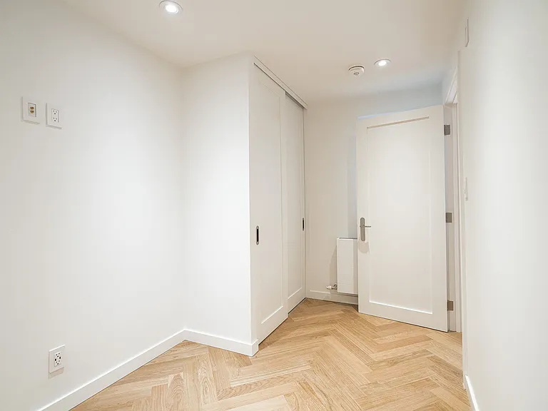 100 Vaughan Rd #50112A-2 — Photo 7
